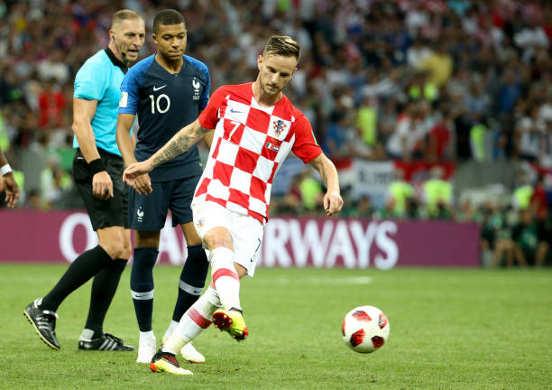 比賽緊湊的 比賽緊湊的